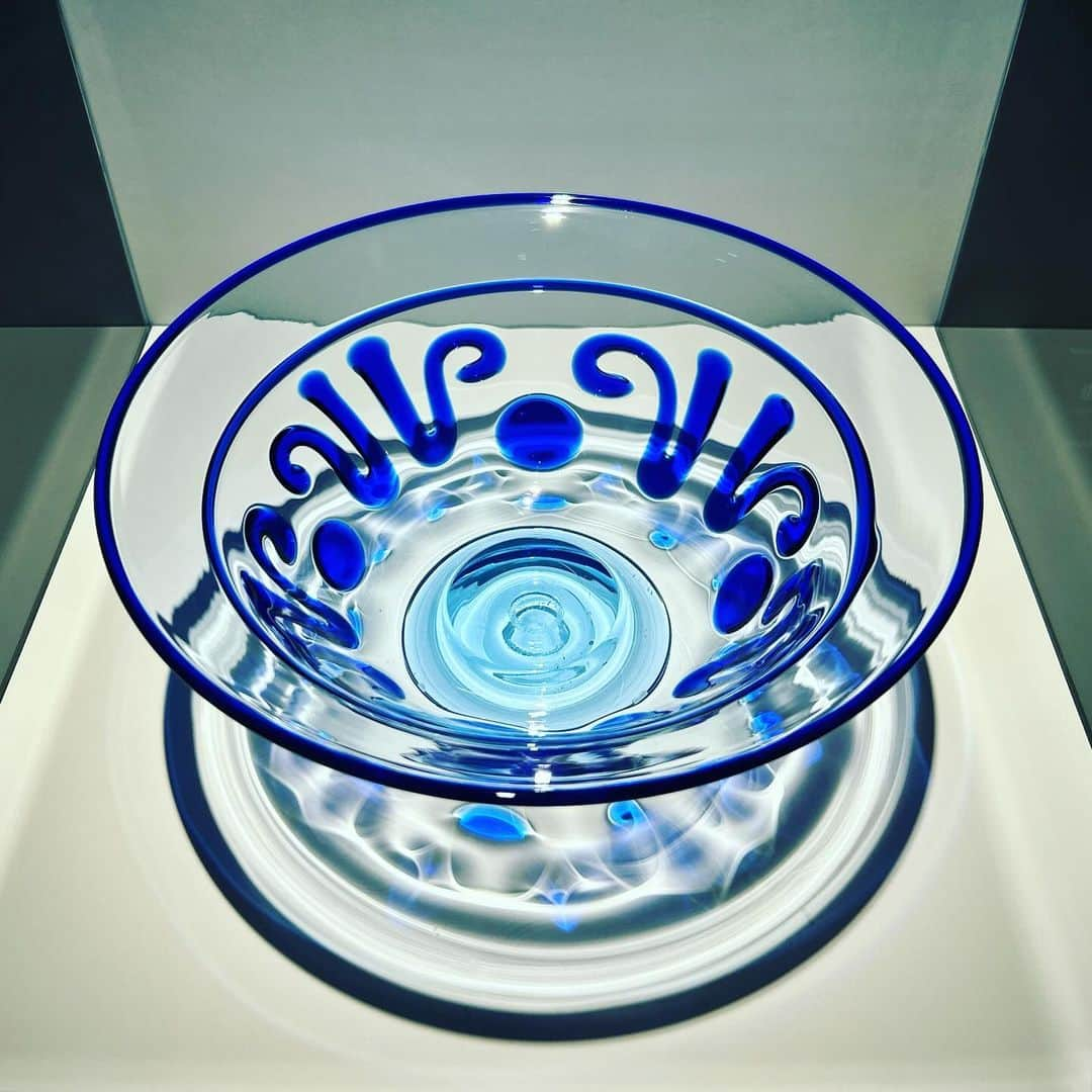 西山由さんのインスタグラム写真 - (西山由Instagram)「" Bowl, design of glass dropping " par Shizuho Funaki.」9月29日 19時35分 - jesuis_yui