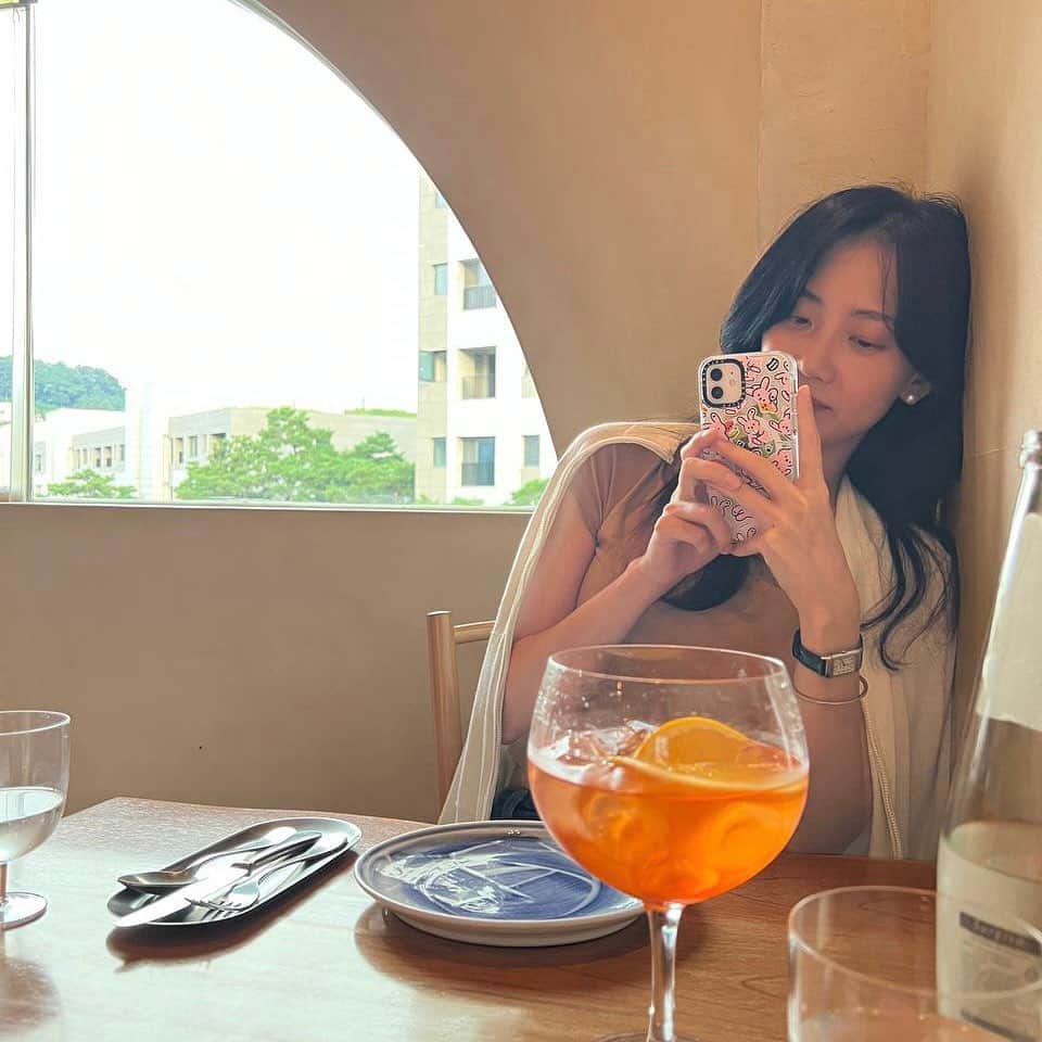 シン・ヒョンビンのインスタグラム：「🔙」
