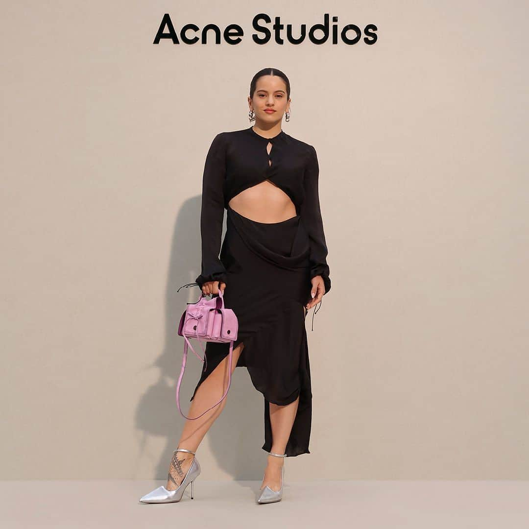 Acne Studiosさんのインスタグラム写真 - (Acne StudiosInstagram)「@Rosalia.vt, @WatanabeNaomi703, @ZazieBeetz, @0800Shygirl, #Giselle (@Aerichandesu), @Taylour Paige, @TarajiPHenson, #SandraMa (@Sandra0314), @BigMatthewww, and @EmmaChamberlain joined us to celebrate the #AcneStudios Spring Summer 2024 Women’s collection show in Paris.」9月29日 19時44分 - acnestudios