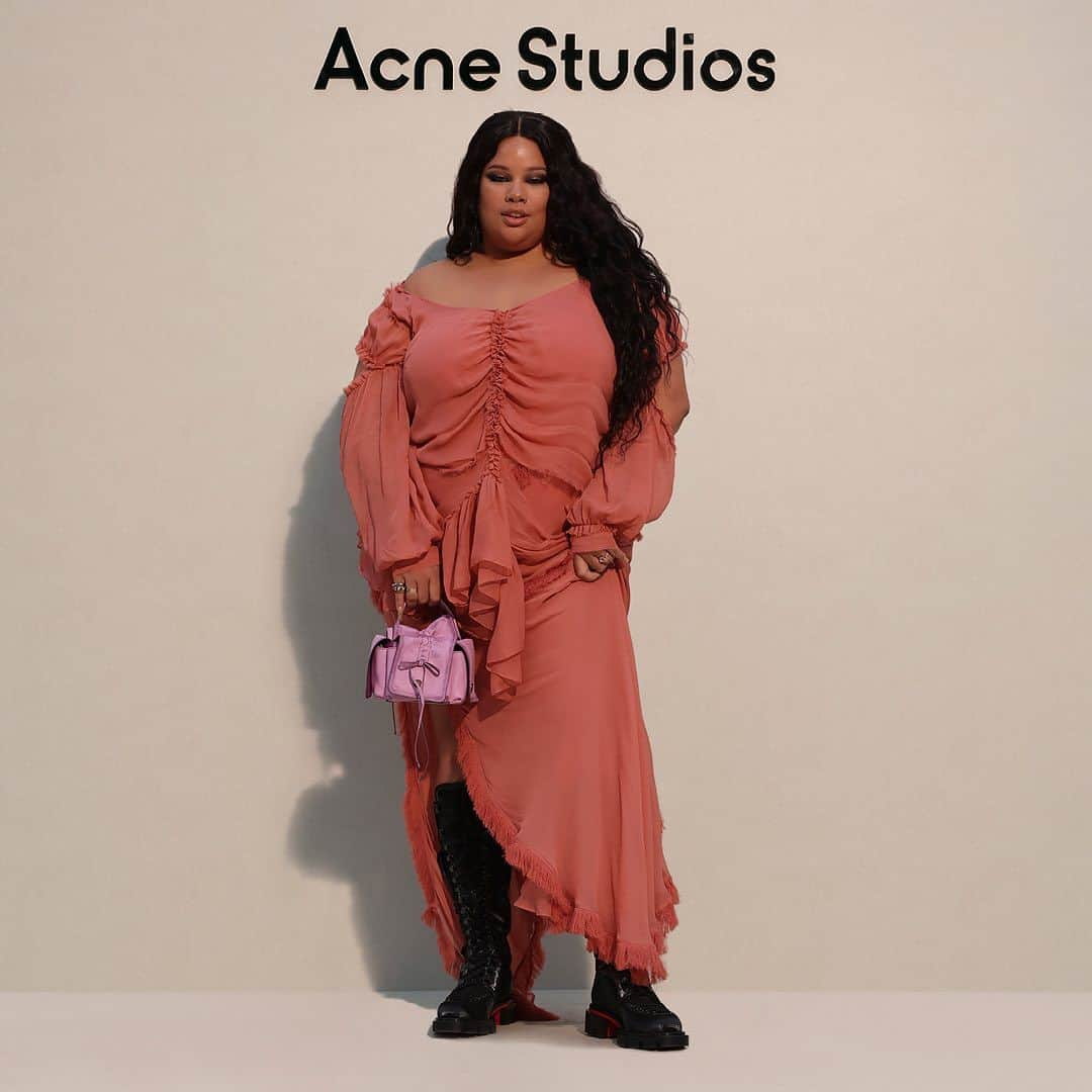 Acne Studiosさんのインスタグラム写真 - (Acne StudiosInstagram)「@Rosalia.vt, @WatanabeNaomi703, @ZazieBeetz, @0800Shygirl, #Giselle (@Aerichandesu), @Taylour Paige, @TarajiPHenson, #SandraMa (@Sandra0314), @BigMatthewww, and @EmmaChamberlain joined us to celebrate the #AcneStudios Spring Summer 2024 Women’s collection show in Paris.」9月29日 19時44分 - acnestudios