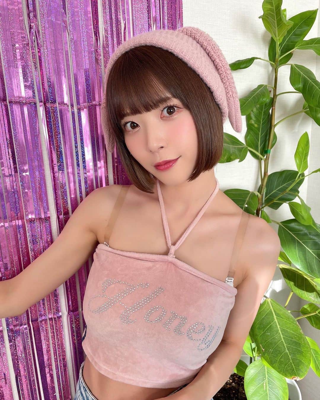POCHIのインスタグラム：「ここ最近で1番髪明るくて短い👩🏻‍🦰🧡 #ショートボブ」