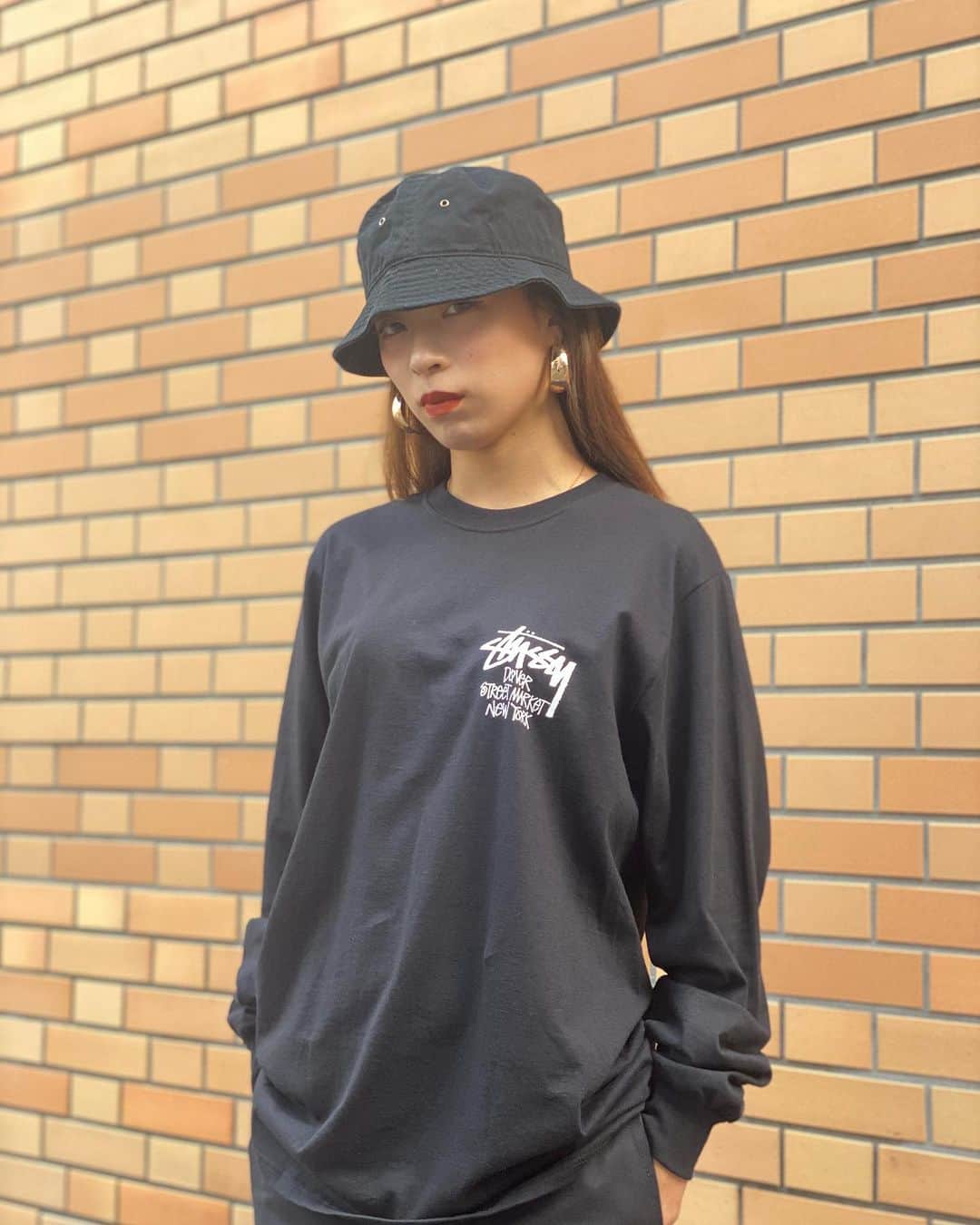 GROW AROUNDのインスタグラム：「〜買付アイテム紹介🇺🇸🗽〜  STUSSY STOCK DSM NEW YORK L/S T-SHIRTS   フロントやバックにシルクスクリーンプリントを施したロングスリーブTシャツは、''DSM NEW YORK'' 限定アイテム📍  WEB UPも完了しております☑️  極少量なのでお早めに💨  #growaroundnewarrivals  #stussy」