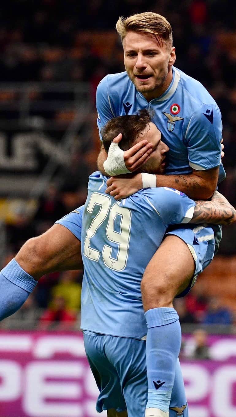 SSラツィオのインスタグラム：「😍 Unforgettable memories in Milan   #MilanLazio #CMonEagles 🦅」