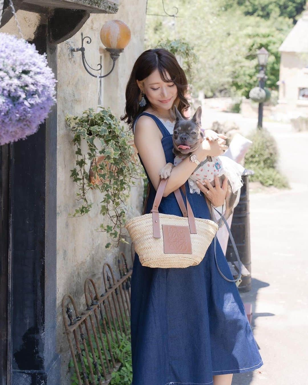 きいたんさんのインスタグラム写真 - (きいたんInstagram)「🇬🇧🐰🥕 ⁡ ⁡ ドッグランもあるし人も少なく写真撮りやすかった🤍 ⁡ ⁡ ⁡ ⁡ ⁡ ⁡ ⁡ ⁡ #英国村 #ドゥリムトンビレッジ #ドゥリムトン村 #京都旅 #非日常空間 #ヨーロッパ風  #京都旅行　#犬とお出かけ #犬okカフェ #犬okのお店 #ペット同伴 #ペット同伴可 #ペット同伴カフェ #ペット同伴可能 #ペット同伴ok #フレブルパピー #フレブル好き #ベストわんショット　#フレブルパピー #フレブルパピー6ヶ月 #フレブル6ヶ月 #フレブルとの暮らし」9月29日 20時06分 - k11_tan