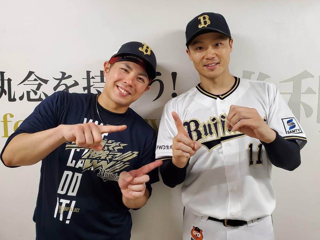 若月健矢のインスタグラム：「福さん10勝嬉しい！ プレゼント楽しみ🎁  #山崎福也」