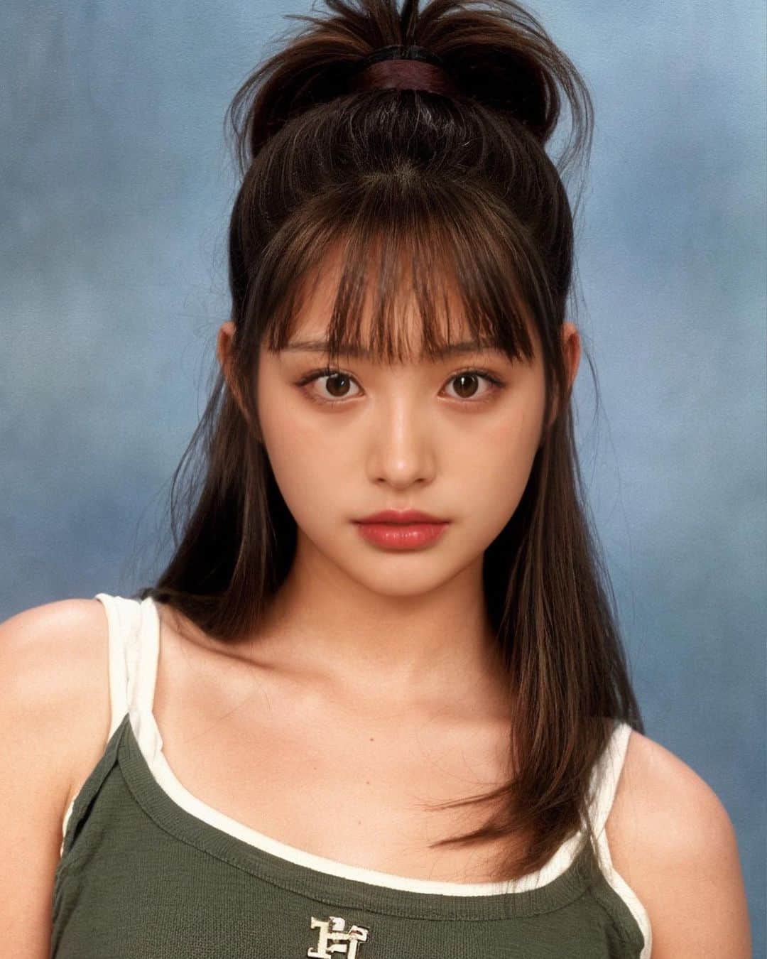 リュリのインスタグラム：「Hi..um..thank u🩷」