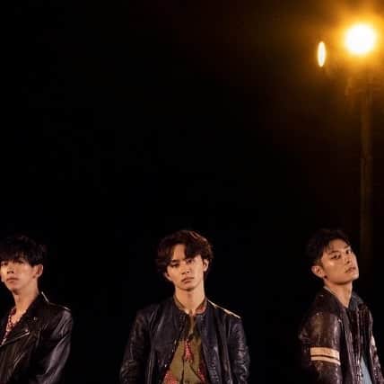 超特急のインスタグラム：「.  9/29(金) 新曲「Lesson Ⅱ」配信  #超特急_LessonⅡ」