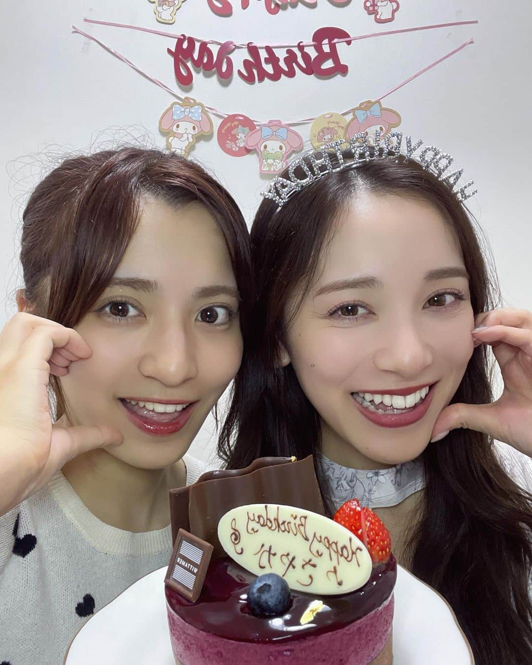 都丸亜華梨さんのインスタグラム写真 - (都丸亜華梨Instagram)「昨日はお姉ちゃんのバースデーイベント、MCとしてお祝いしました🥂 誕生日当日もお家でお祝いしたよ！ 幸せそうな姉を見て幸せになりました〜🍰💗」9月29日 20時22分 - tmr_akr_