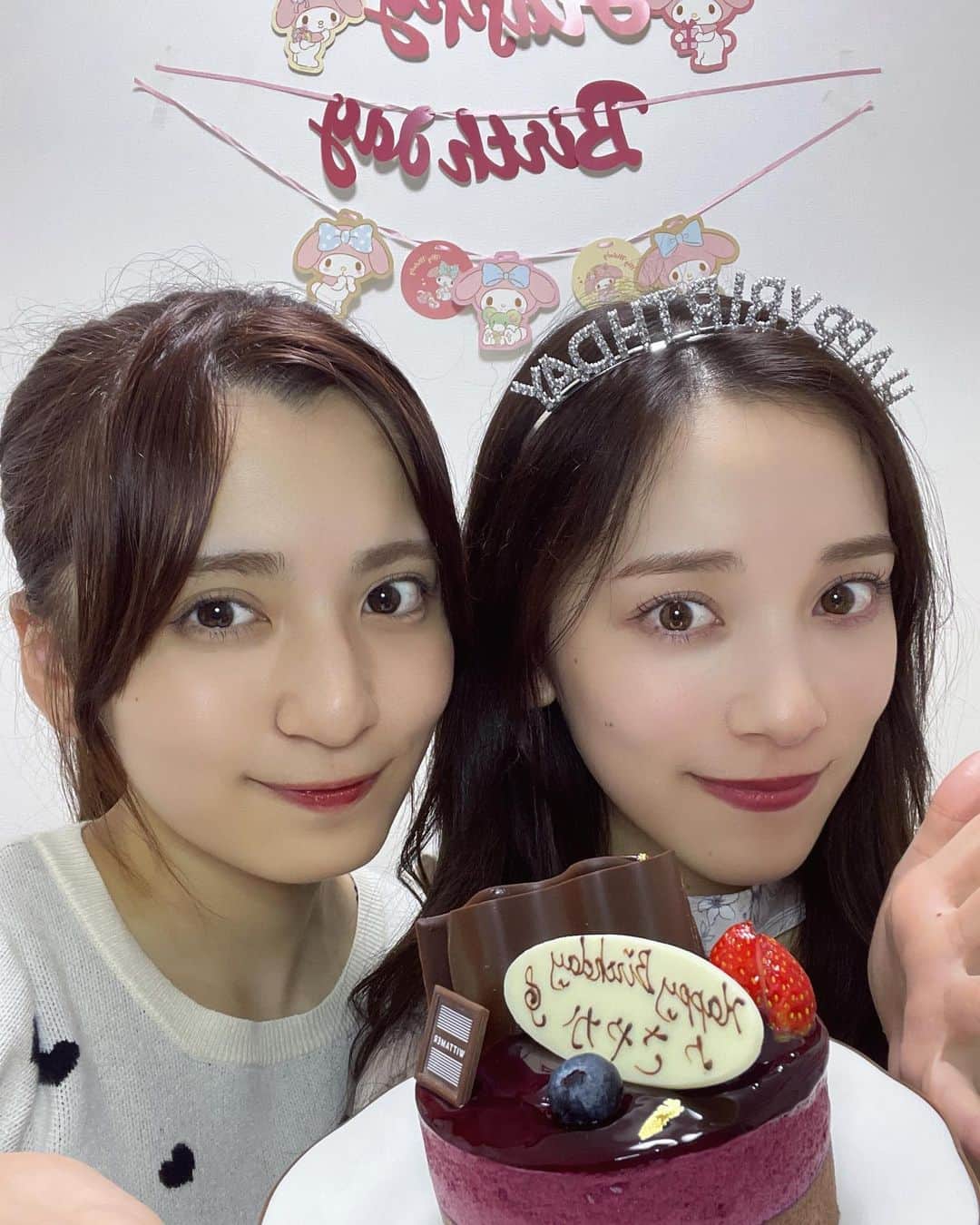 都丸亜華梨さんのインスタグラム写真 - (都丸亜華梨Instagram)「昨日はお姉ちゃんのバースデーイベント、MCとしてお祝いしました🥂 誕生日当日もお家でお祝いしたよ！ 幸せそうな姉を見て幸せになりました〜🍰💗」9月29日 20時22分 - tmr_akr_