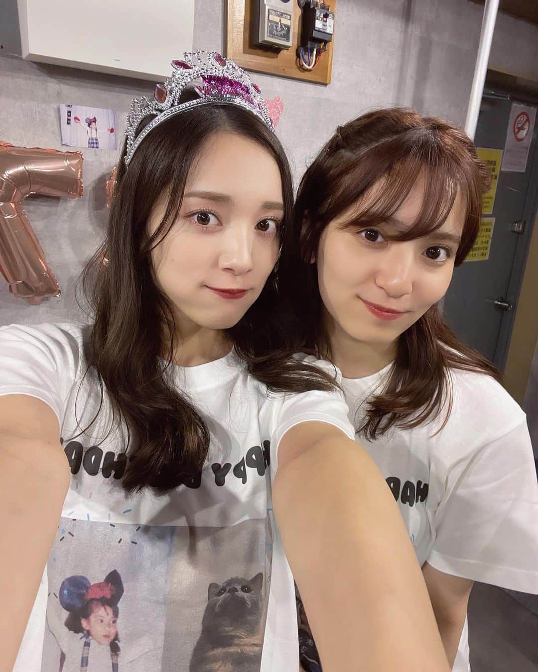 都丸亜華梨のインスタグラム：「昨日はお姉ちゃんのバースデーイベント、MCとしてお祝いしました🥂 誕生日当日もお家でお祝いしたよ！ 幸せそうな姉を見て幸せになりました〜🍰💗」