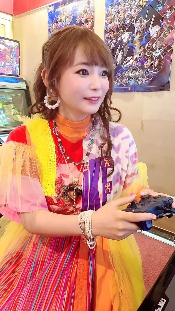中川翔子のインスタグラム：「ガンダムのゲームがやりたい中川翔子   #ガンダム  #ゲーム  #アニメ  #中川翔子  #しょこたん」