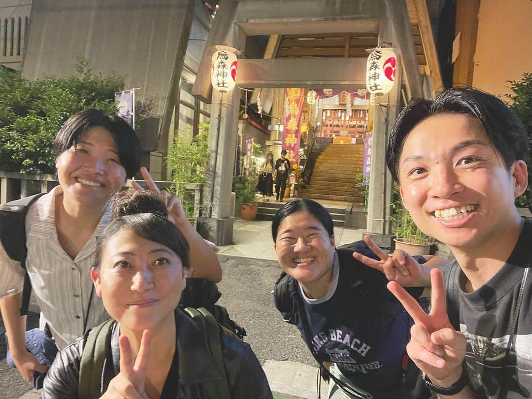 河井ゆずるのインスタグラム：「正月の実家みたいなくだらない話でずっと笑てました🎍  いつも刺激を下さる先輩と妖精ちゃんと楽しい時間を過ごさせて頂きました。  2枚目は同じ場所で友近さんが撮られた写真。、、、iPhone3？笑」