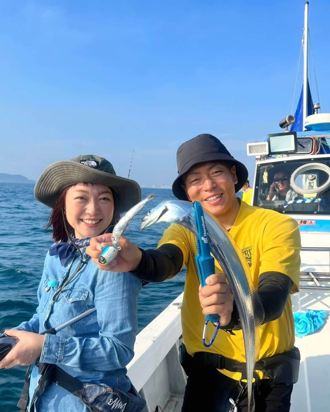 小雪さんのインスタグラム写真 - (小雪Instagram)「🎣 #釣りビジョン 発見！すごかby九州 鹿児島で太刀魚☺️ @fishingvision  10/2(月)20時～ 初回放送です！  柳田先生と和気あいあいロケしてます🙆 @gryanagida 楽しかったなー！ そして美味しかったー！  #釣り #太刀魚 #タチウオテンヤ #錦江湾 #今回は船酔いしなかった😂」9月29日 20時26分 - koyuki2