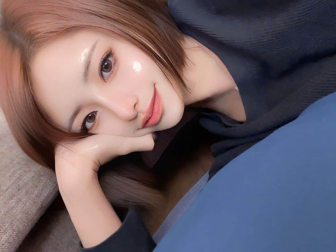 りののインスタグラム：「仕事以外化粧することないからすっぴんの写真ばっか載せてるな🥹 #ショートカット」