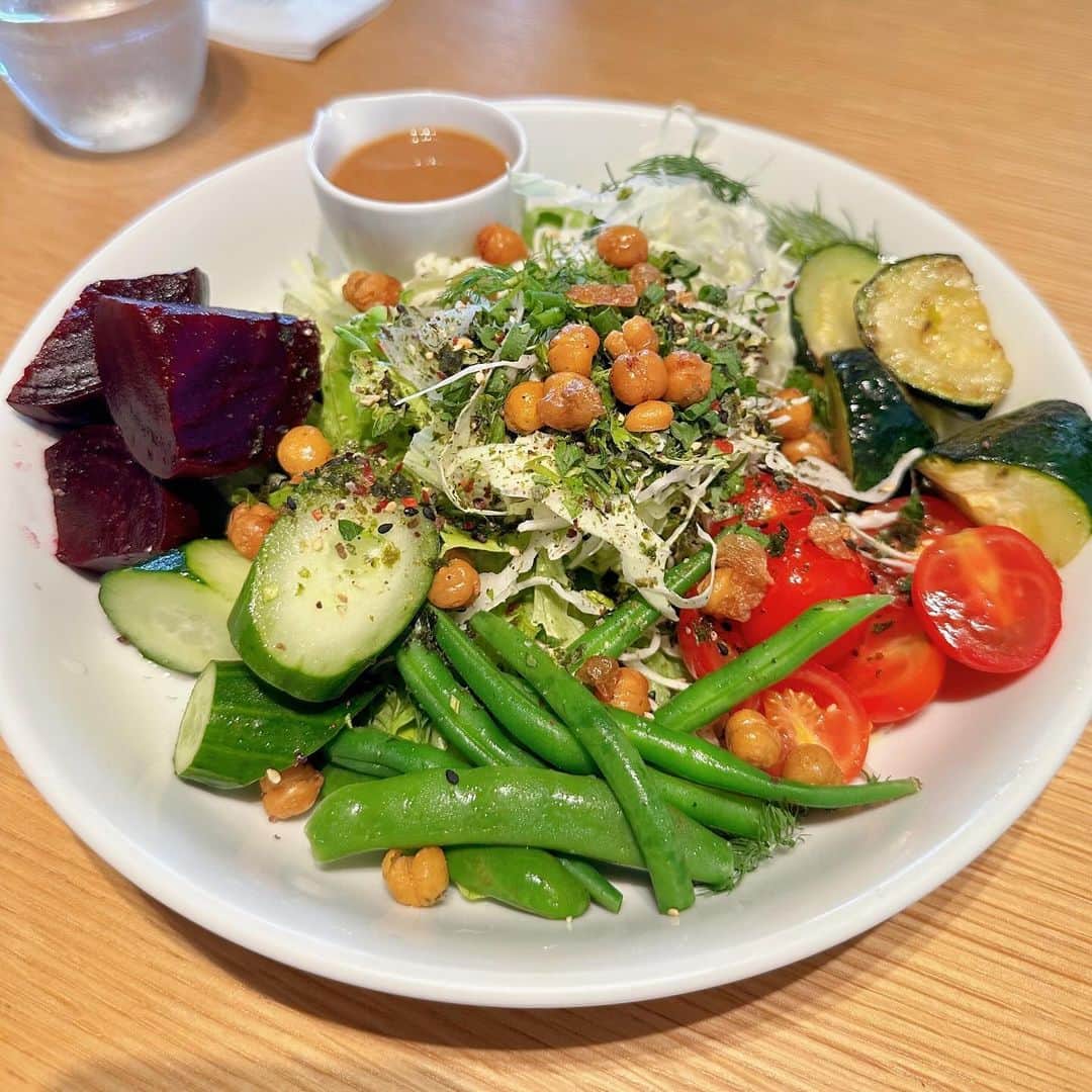 狩野舞子さんのインスタグラム写真 - (狩野舞子Instagram)「・ そうそうこれだよね〜🥗 茶番に付き合っていただいた皆さんありがとうございました🤣 ・ #サラダ #🥗」9月29日 20時37分 - kanochan715