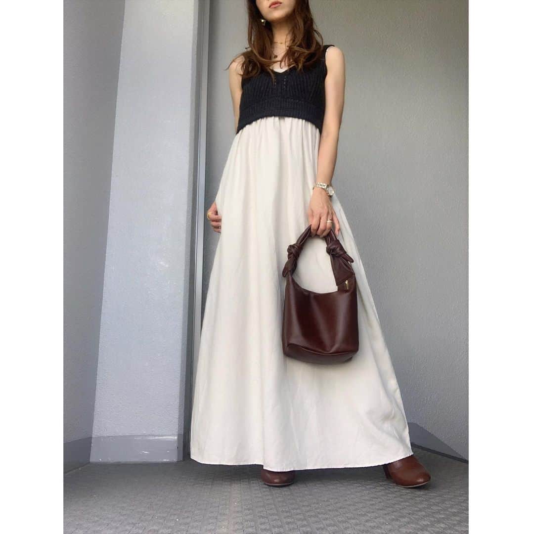のインスタグラム：「涼しくなる前に夏っぽいコーデを慌てて投稿😅  #code  #coordinate #ootd #outfit #mylook #ママコーデ#156cmコーデ」