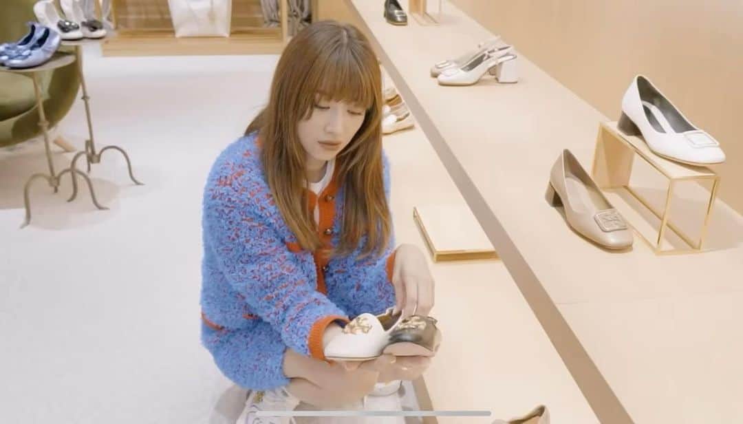 のインスタグラム：「ヨンズは どんなスタイリングが好き? 本当にめっちゃくちゃ 可愛すぎて全部欲しくなる❤️ 是非YouTubeヨンアTV ご覧くださいね💃🤍🤍🤍」