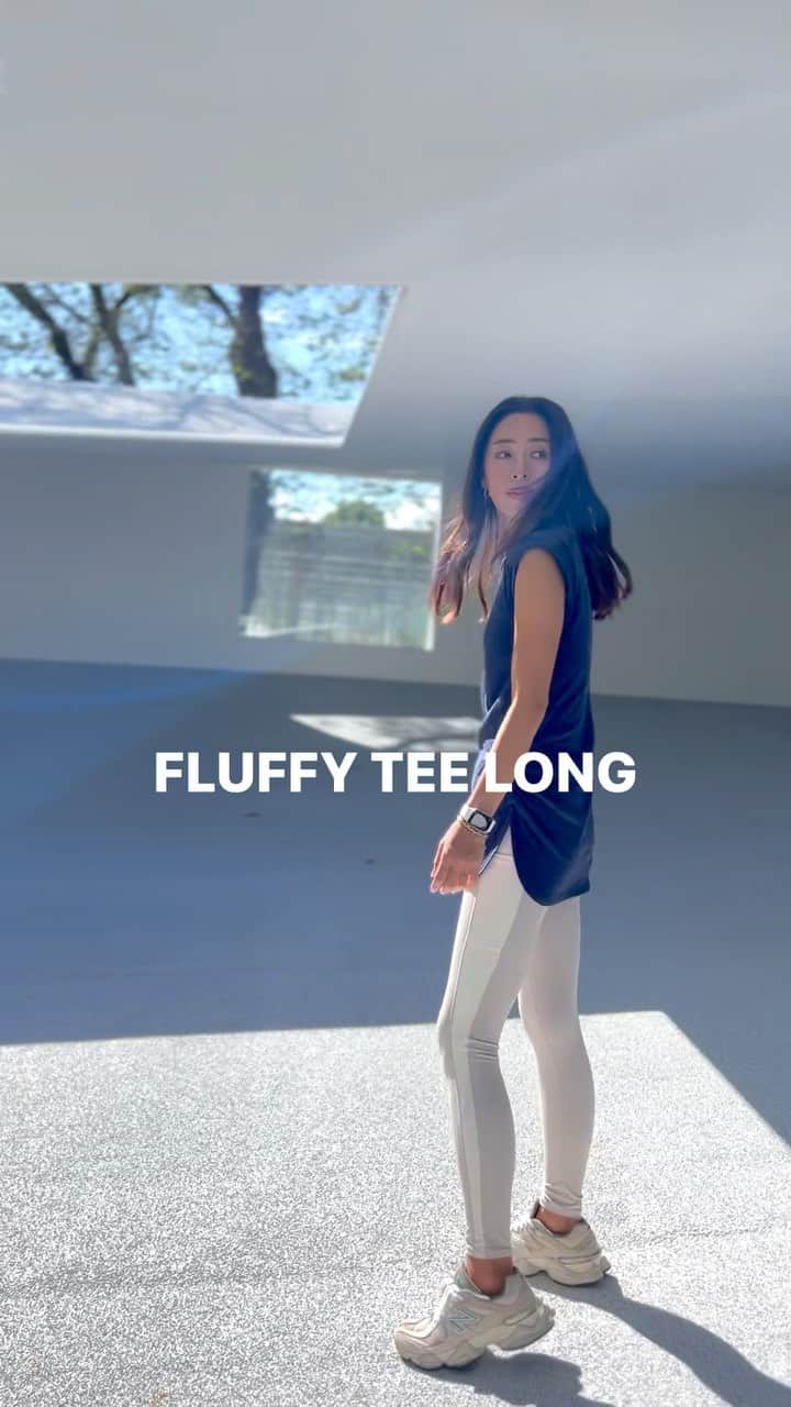 野沢和香のインスタグラム：「Fluffy Tee Long🤍このあと21時〜発売です🙏よろしくお願いします🙇‍♀️」