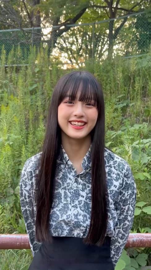 のインスタグラム：「おさんぽが気持ちいい季節になったね〜🍁  明日はGirlsAwardです！ どきどきだけど頑張るぞ〜☺︎  @girlsaward_official #ガルアワ2023AW#ガルアワ #GirlsAward2023 #jc2#09」