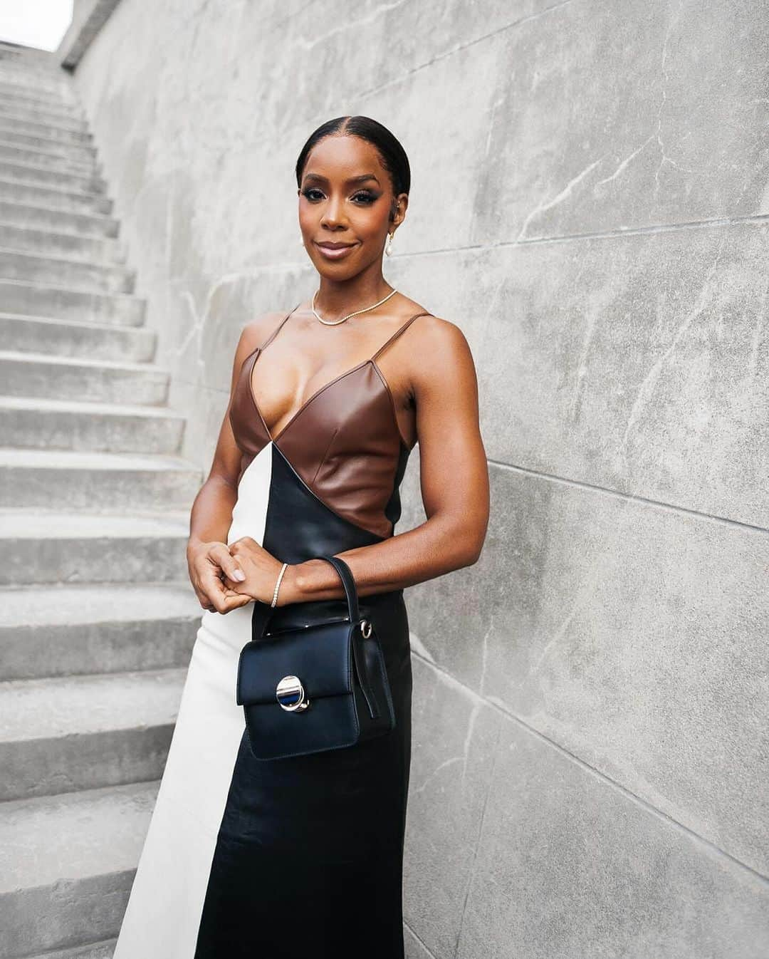 ケリー・ローランドのインスタグラム：「@kellyrowland attends the Chloé Spring-Summer 2024 show presented by @gabrielahearst during Paris Fashion Week.」