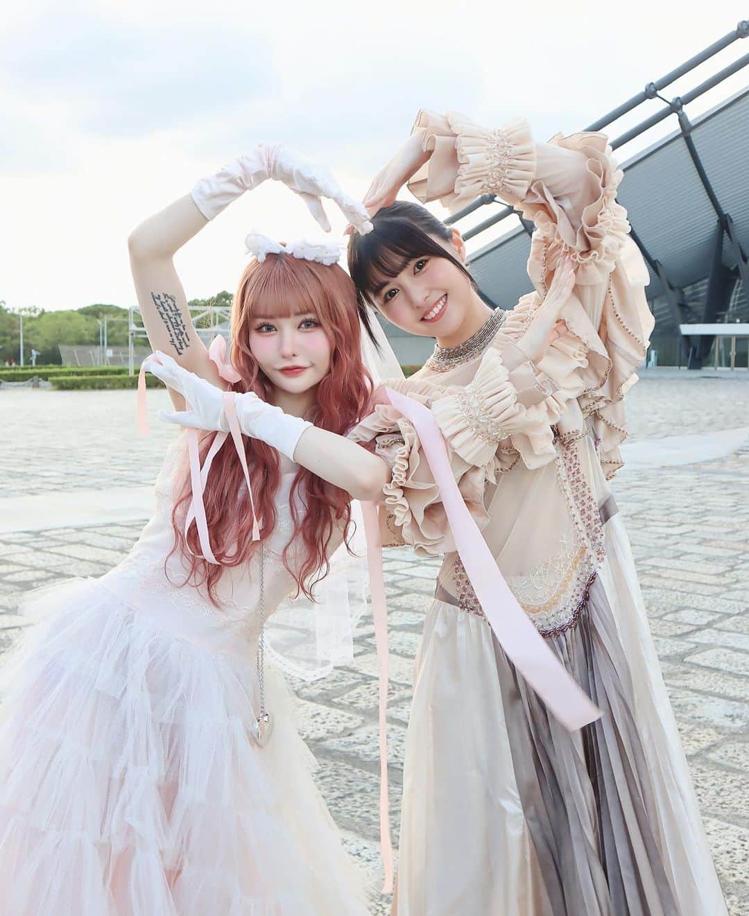 LARMEさんのインスタグラム写真 - (LARMEInstagram)「🪞 𝒫𝓇𝑒𝓈𝑒𝓃𝓉   IDOL RUNWAY COLLECTION  オフショット⛅ 🤍femme fatale 戦慄かなのちゃん 頓知気さきなちゃん 🤍かすちゃん 🤍実熊瑠琉ちゃん の2ショットサイン入りチェキを  8名様にプレゼント📷🫧  📢LARME 058 巻頭特集にて 『今の私、これからの私』について 4人にインタビューしているよ🪽 そちらもぜひcheckしてね！  ┈┈┈┈┈┈┈┈┈┈┈┈┈    𓊆  応募方法 𓊇  ① @larmemagazine をフォロー  ② 本投稿にいいね   ③ 希望のチェキ番号をコメント📝   🔔抽選対象は𓊆 公開アカウントのみ 𓊇となります。    𓊆  期間 𓊇  9/29(金)〜10/6(金)23:59まで  ※該当のプレゼントキャンペーンの投稿 どちらにもご応募いただけます。   #LARME #larmemagazine #larmemodel #larme058 #ラルム #ファッション絵本 #LARMEモデル #プレゼントキャンペーン #プレキャン #プレゼントキャンペーン実施中 #サイン入りチェキ #チェキ #サイン #サイン入り #戦慄かなの #頓知気さきな #femmefatale #かす #実熊瑠琉」9月29日 21時07分 - larmemagazine