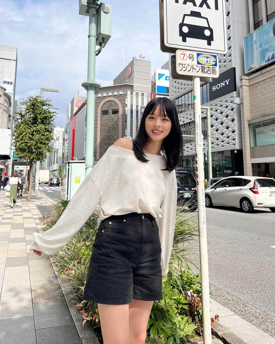 かおりさんのインスタグラム写真 - (かおりInstagram)「ワンショル可愛い🤍」9月29日 21時03分 - i_am_kao_