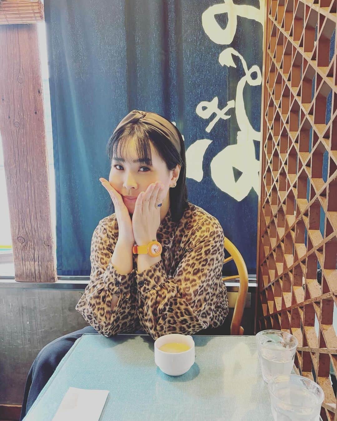 ななえ（キラキラ関係）のインスタグラム：「スーパーモデル HIBARIと下北沢徘徊したにょ。 語り合ったにょ。 素直が一番だけど、難しいよね☃️ 冬って最高だよね☃️」