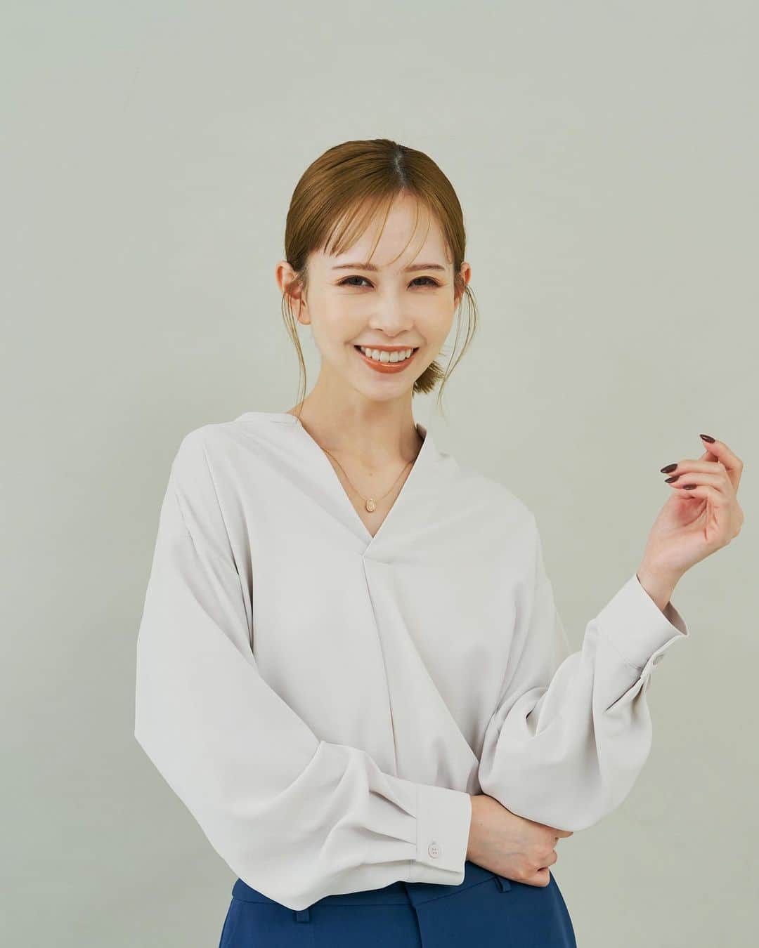 はれこのインスタグラム：「【お仕事】  ロペピクニックさんの特集ページ 『ひとりひとりの毎日をサポートするウェアEnergyシリーズ』のモデルをさせて頂きました💻🤍  昨日もまた違うページの撮影をしてきたので、そちらも公開されたらお知らせさせてください🤍 (氷川台駅に初めて降り立ちました🐥)  よろしくお願いいたします  -  Photo / Ayaka Horiuchi(@horiuchi_ayaka) Styling / Chisaki Nakada(@csk_nkd) Hair & Makeup / Maho Kamiya(@mahokamiya_hm) Design / Kaho Maekawa(Roaster) Composition / Chihiro Nakamura(Roaster)  -  #ropepicnic #ロペピクニック #秋服コーデ  #秋服コーディネート  #秋のコーデ  #お仕事コーデ  #通勤コーデ」