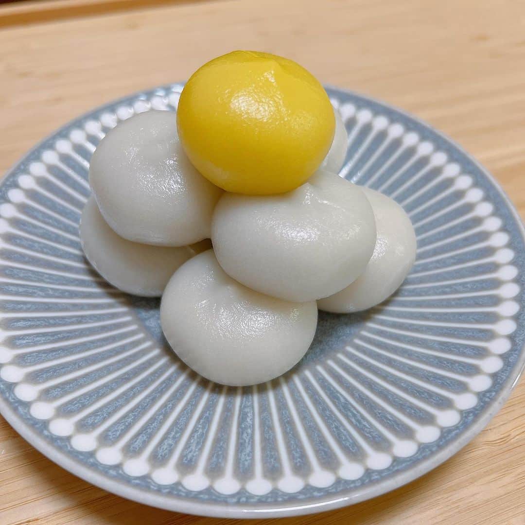 桐谷蝶々のインスタグラム：「🌕  今夜は、十五夜ですね〜！！🎑　 お団子食べましたか？☺️  #お月見 #チアデジ #お月見会 #十五夜」