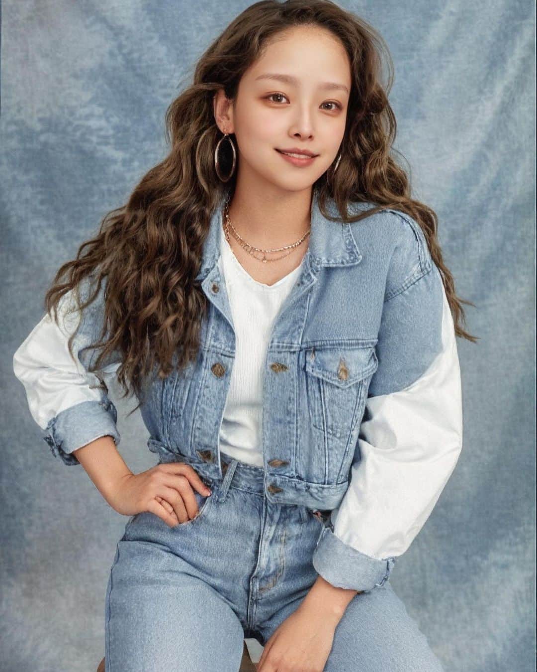 大谷雅恵のインスタグラム：「流行りのやーつやってみた🐤  #卒アル #aiyearbook」