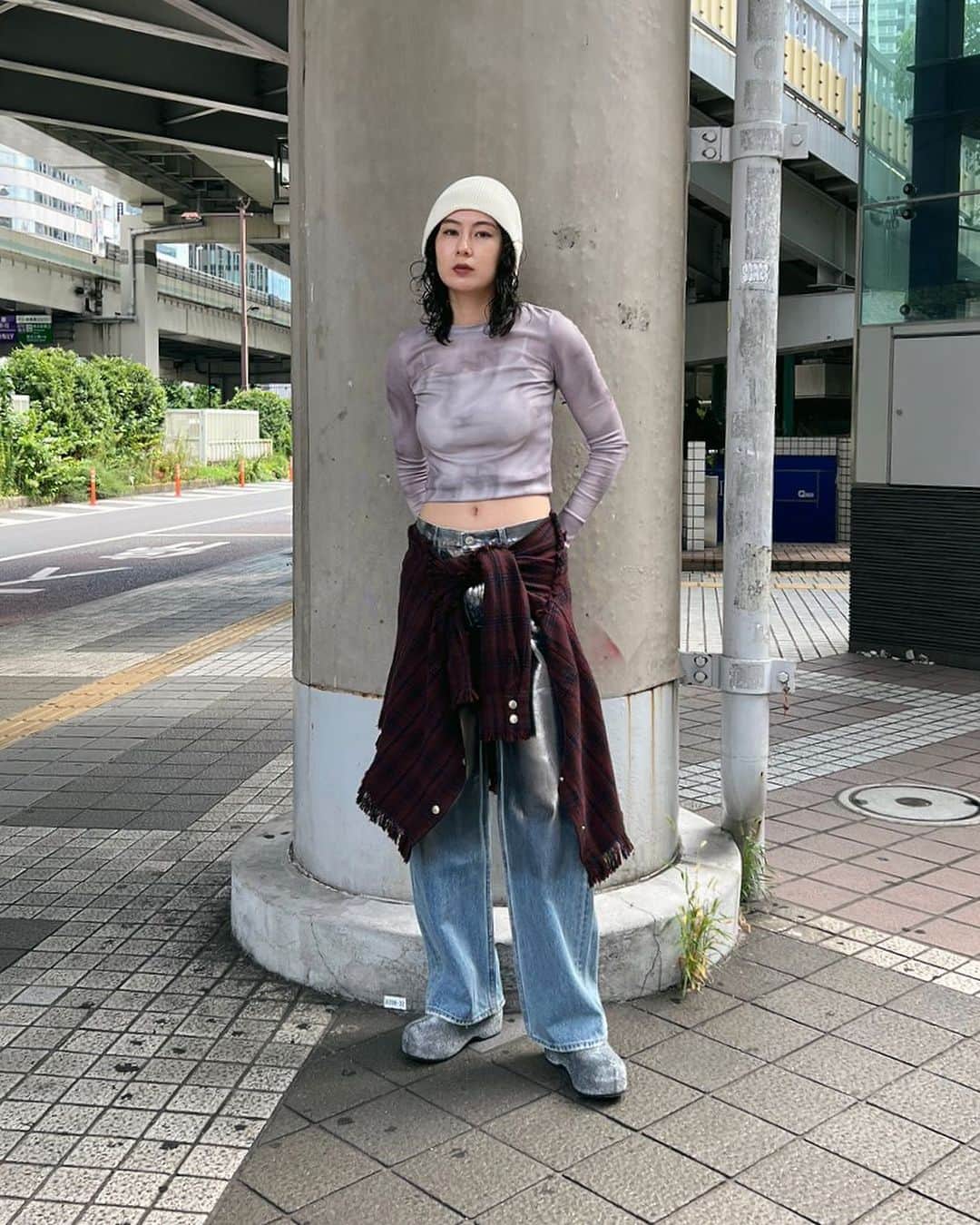 MOUSSY SNAPさんのインスタグラム写真 - (MOUSSY SNAPInstagram)「#MOUSSYSNAP @lis_a0824 173cm  ・SHEER LONG TEE(010GAQ80-5420) ・CHECK LOOSE SHIRT(010GAS30-5680) ・FOIL PRINT 90S LOWRISE STRAIGHT(010GAS11-5230) ・LOOSE KNIT BEANIE(010GA750-6650) ・CHUNKY SLIP ON SHOES(010GAS52-6180) 全国のMOUSSY店舗／SHEL'TTER WEBSTORE／ZOZOTOWNにて発売中。  #MOUSSY #MOUSSYJEANS」9月29日 21時31分 - moussysnap