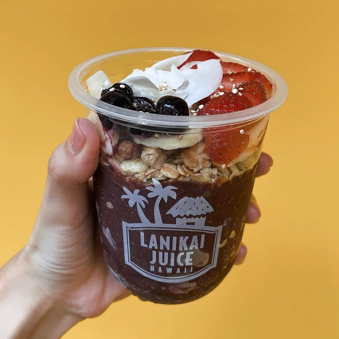 のインスタグラム：「アサイーボウル💜🍌🍓🫐  大好物🤭」