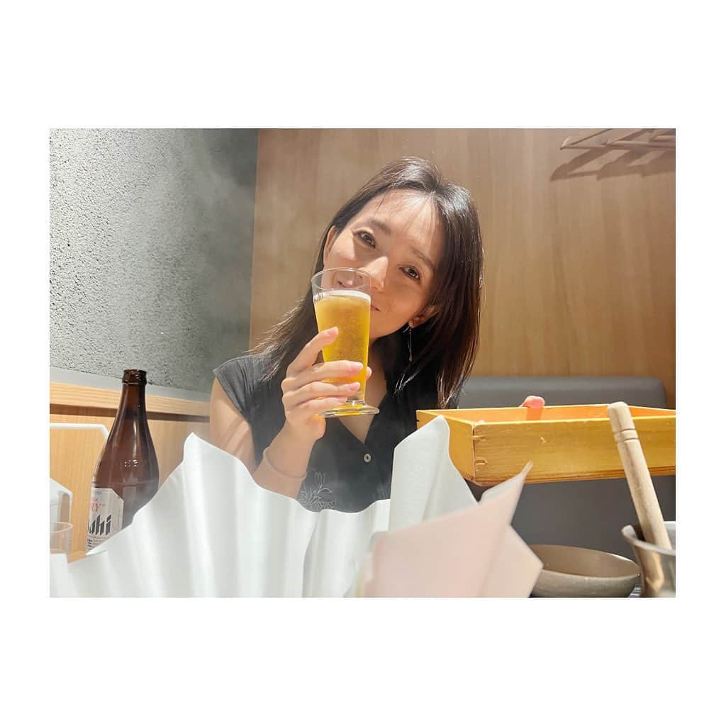羽村亜美のインスタグラム：「プチ贅沢。 幸せな時間。  好物は　 瓶ビールと肉。」