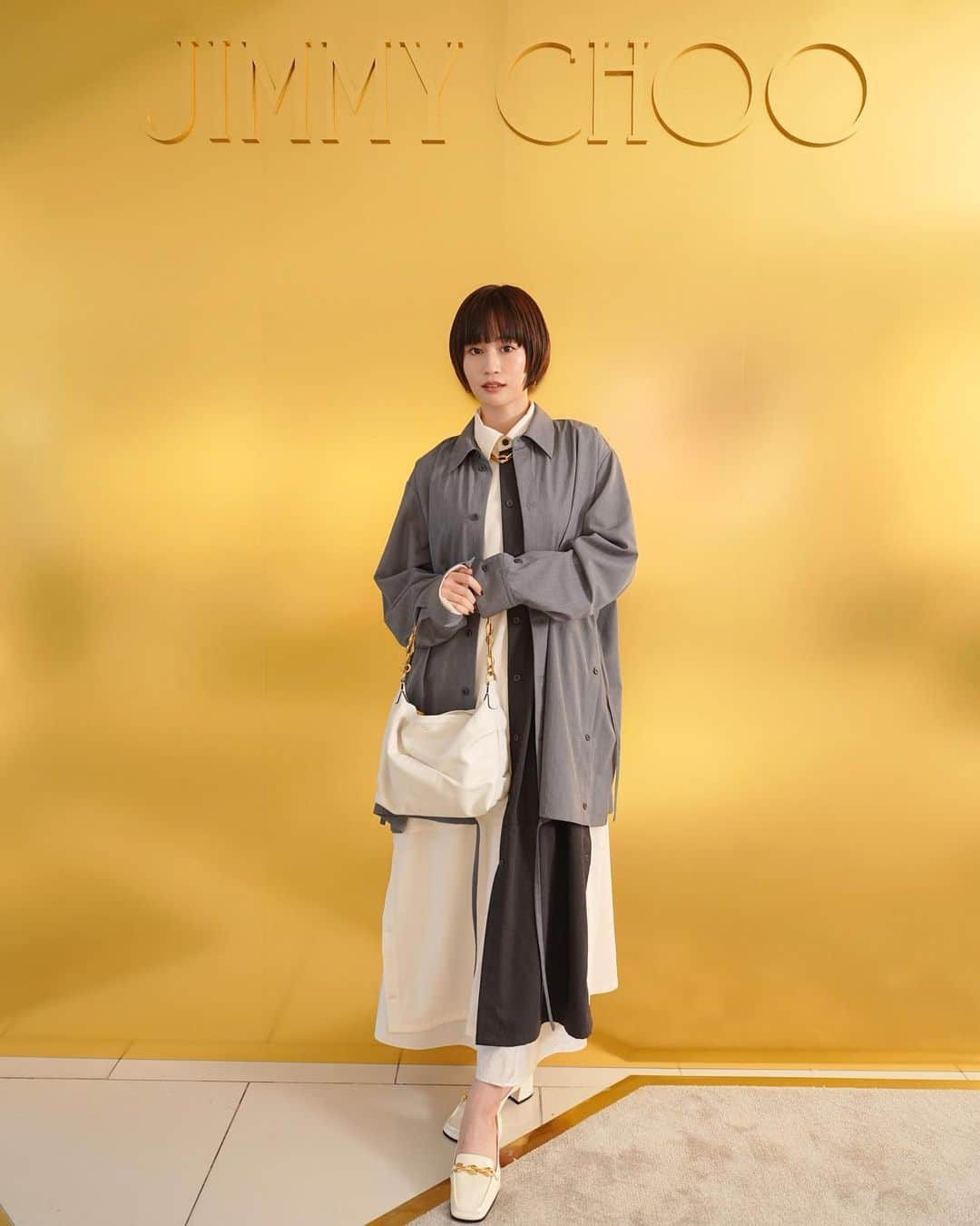 前田敦子のインスタグラム：「. #JimmyChoo  DIAMONDコレクション  バックに靴にアクセサリーのトータルコーディネートで 表参道店にお邪魔しました😉 DIAMONDコレクションのシンプルに華やかさが際立つデザインがもうたまらないよ💎✨ 普段使いにも抜群です！早速私服に取り入れてます🔥🔥 表参道店でPHOTO Snapもみんなで撮ってたのしんでね❤️   #PR #JimmyChoo #ジミーチュウ」