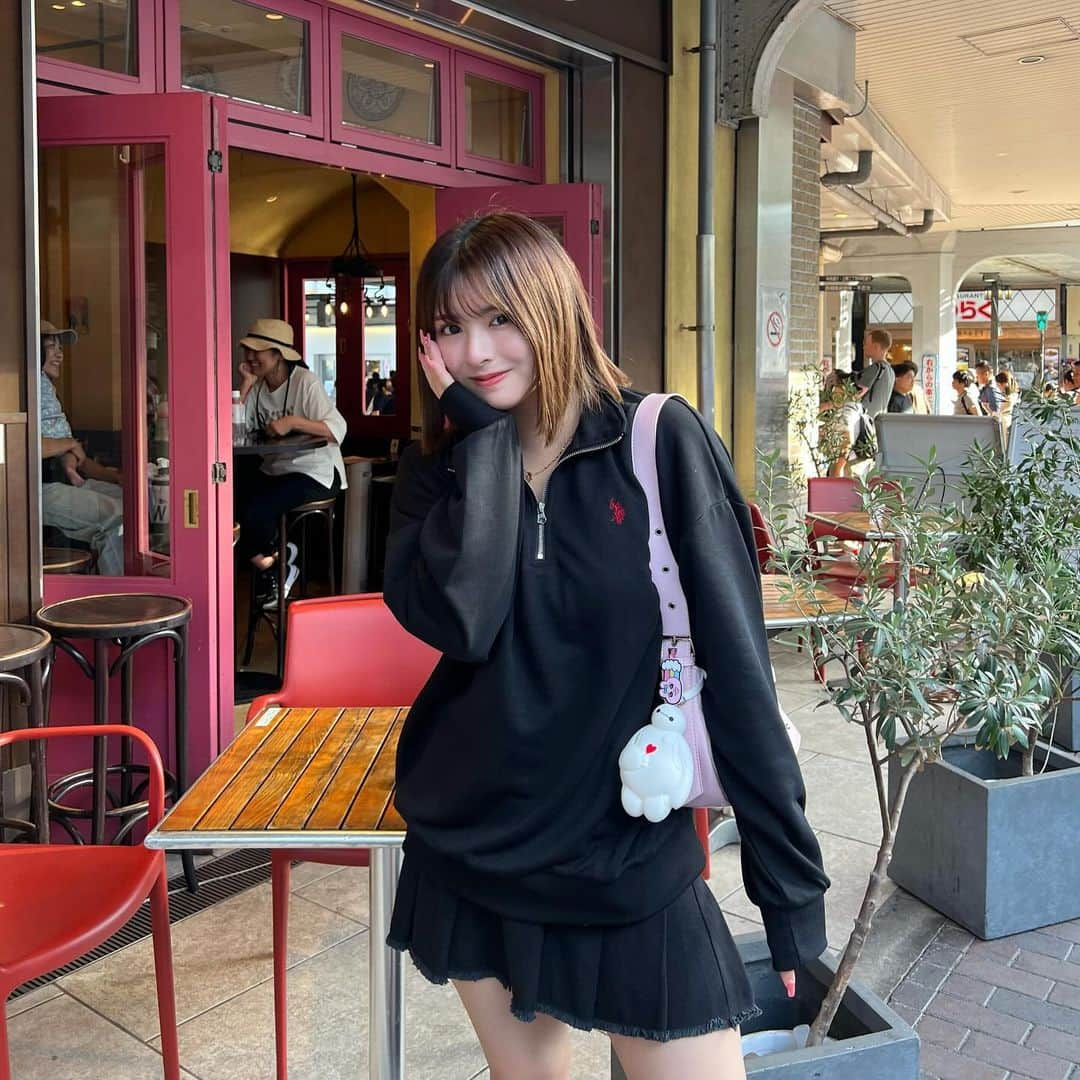 関さくらのインスタグラム：「🖤🍒 この時期はハーフジップよく着るんだけど ZOZOTOWNで今なら安く買えるからチェックしてみてね〜〜🫶🏻✨️ さくらはブラックのLサイズを着用してます❕  #WEGO #ウィゴー #ZOZOTOWN　 #ZOZOTOWN購入品　 #USPOLO  #USPOLOASSN #pr」