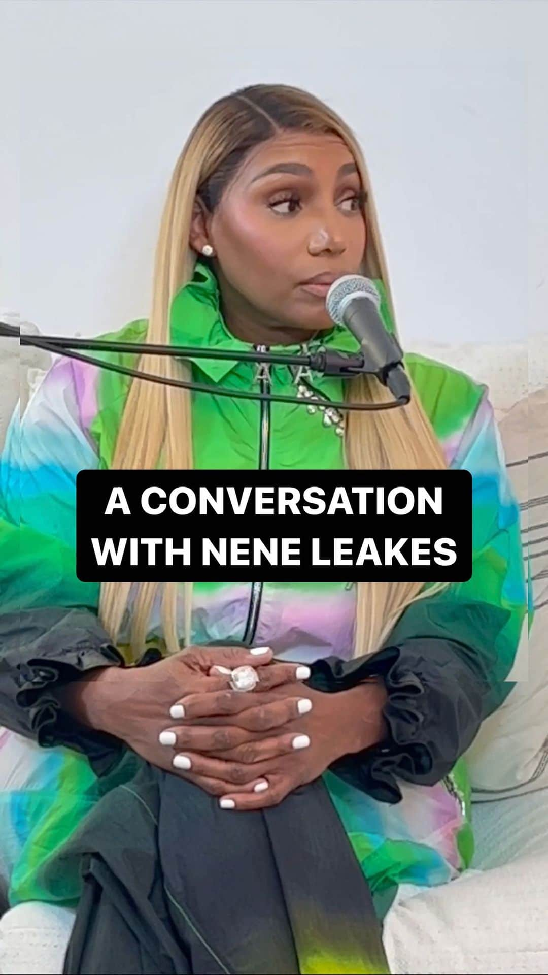 ネネ・リークスのインスタグラム：「The NeNe you haven’t seen or heard… the real NeNe… the whole NeNe and nothing but the NeNe.  Welcome Ms. Linnethia Leakes!   Listen NOW wherever you podcast.🎙️🎧  #neneleakes #rhony #rhoa #realhousewives #bravo #realityreckoning #podcast #justbwithbethenny #rewivespodcast #iheartradio #useyourvoice」