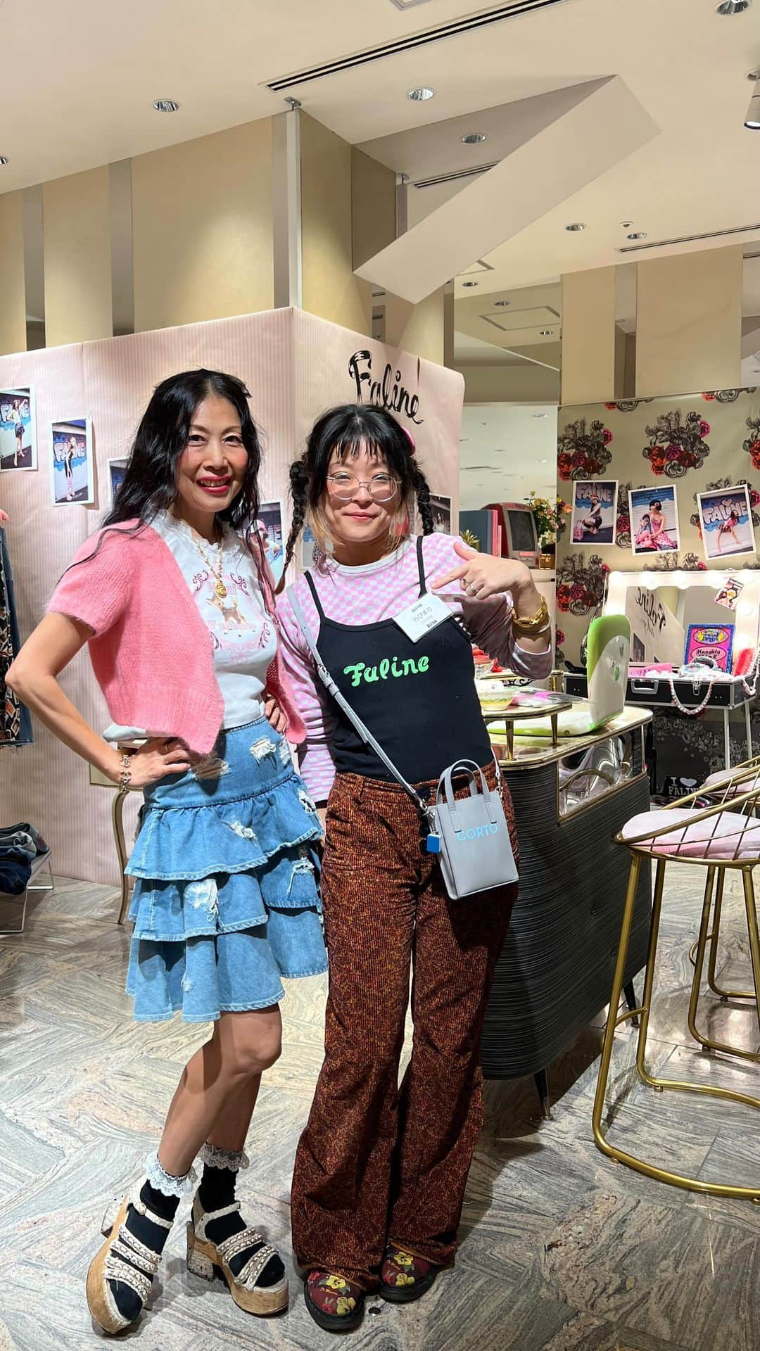 falinetokyoのインスタグラム：「INSTA LIVE from ISETAN💖」