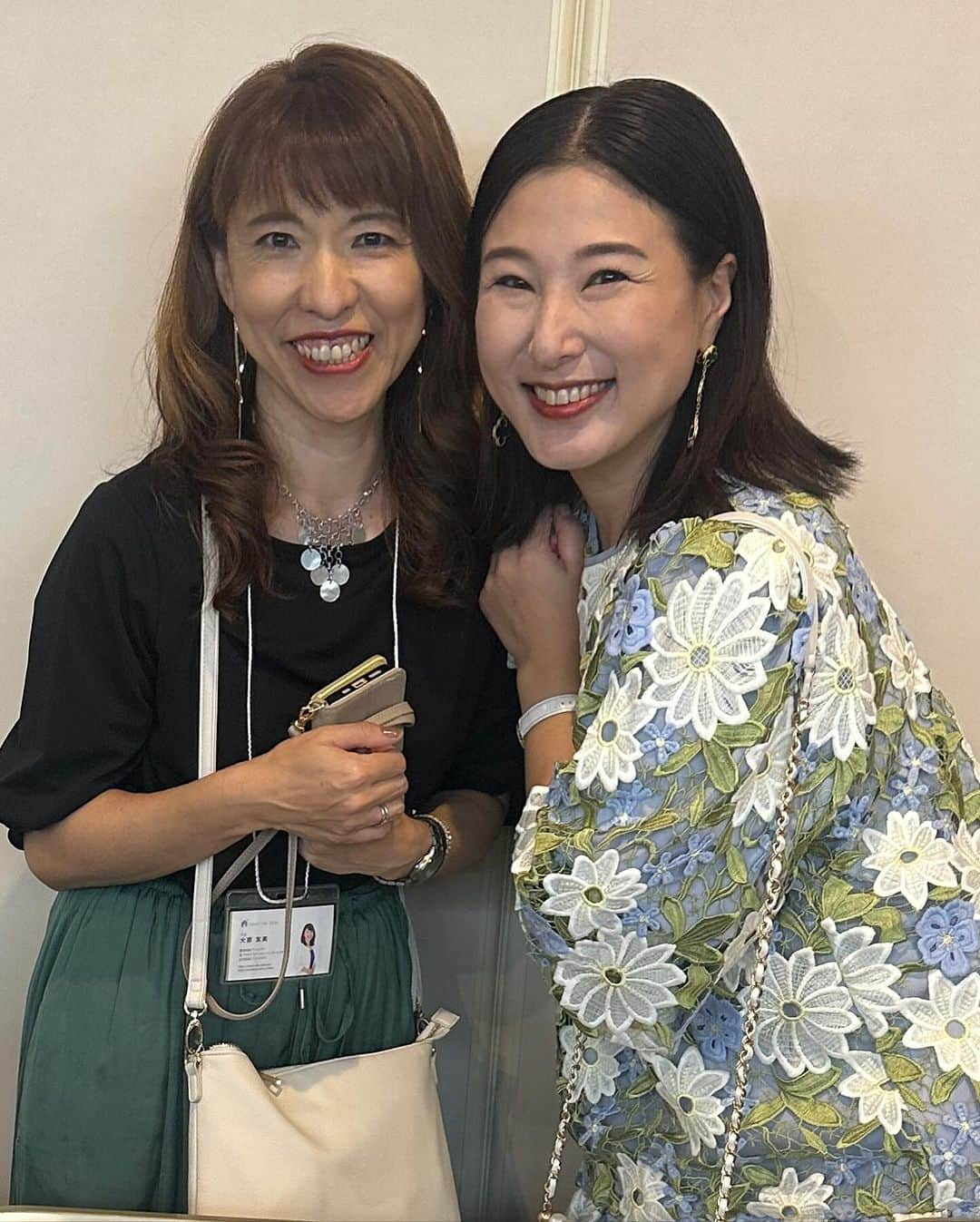 西口理恵子さんのインスタグラム写真 - (西口理恵子Instagram)「. 今日は待ちに待った整理収納アドバイザーの集まり #整理収納フェスティバル ❤️ 10年以上のお仲間が多くて 同窓会のようでした❤️ . 1枚目　会場の様子！ 2枚目　我らが澤先生☺️ 3枚目　整理収納アドバイザーのルーツをお話しくださいました。生み出してくださりありがとうございました！ 4枚目　いつもお馴染み❤️ 角一まりこさん　@kakuichi_mariko ❤️ 吉川永里子ちゃん　@erico.rm ❤️ 5枚目　整理収納アドバイザー2級優秀講師の3名で❤️ 左　阿部さん　@shizuko.abe  右　中村さん　@masumi.nakamura.smile  お会いできてうれしかったです❣️ 6枚目　愛知といえばゆみさん❤️ なかなか会えなかったので嬉しい❣️ @yumi.ohhara  7枚目　いつも大変お世話になっているブラザー様 @brother_japan_official  私が愛用しているラベルライター　ピータッチキューブのアカウントを開設されたそう❤️色んな使い方をご紹介されてます！ @brother_ptouch_japan  8枚目 大野里美さん❤️コジマジックさんのスタッフをされていて大ベテランです！ 9枚目　大熊干賀さん❤️ @kurashi_style ほぼ同じ時期からのお仲間❤️ 10枚目　二次会は企業内整理収納マネージャー認定講師の皆様と❤️」9月29日 21時46分 - rieko_nishiguchi