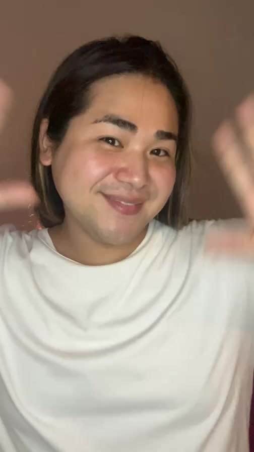 町田宏器のインスタグラム：「🩷🩷🩷 がっつりメイクの気分😝」