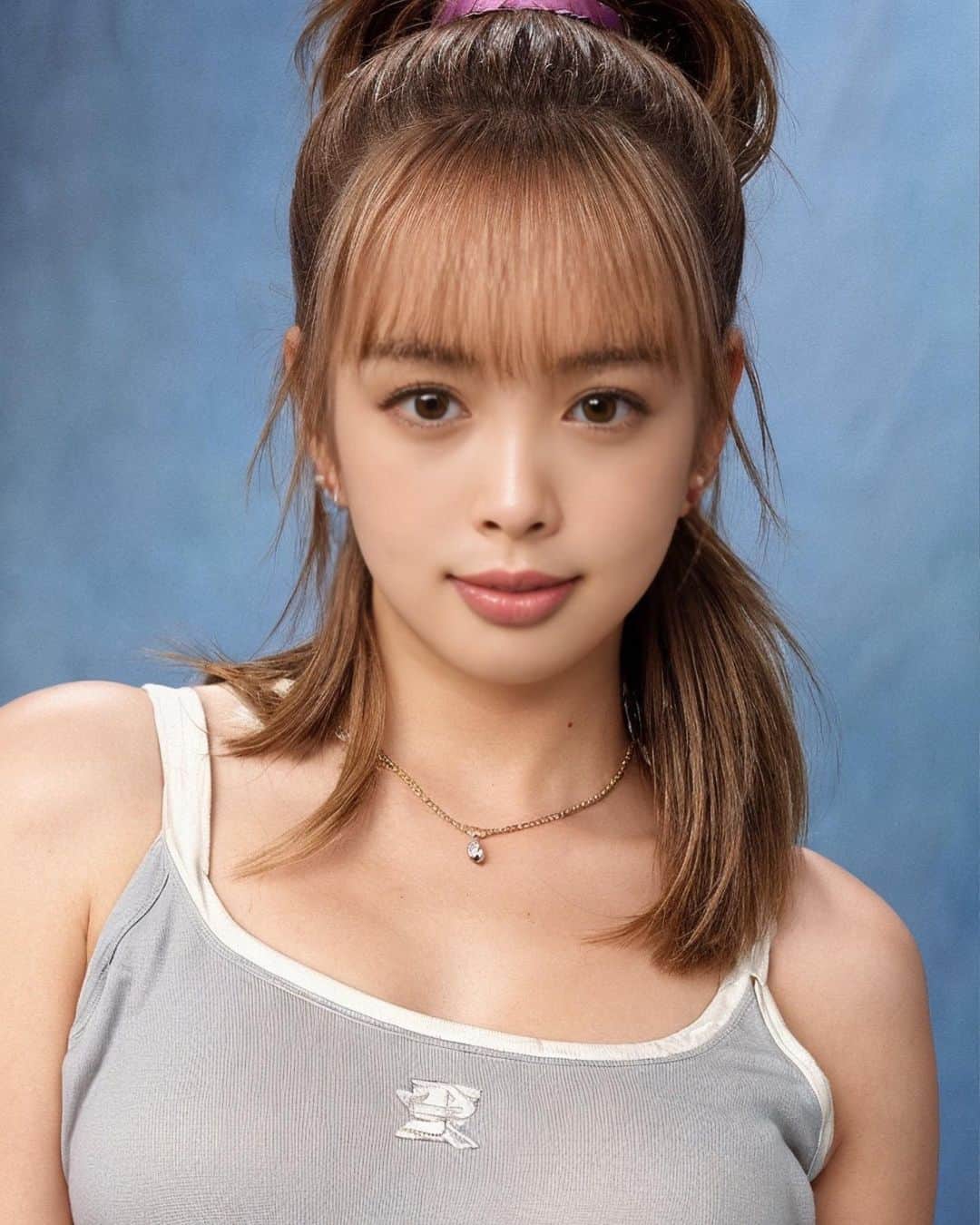 板橋瑠美さんのインスタグラム写真 - (板橋瑠美Instagram)「90年代の外国のアルバム♡  流行りのＡＩイヤーズブックってやつやってみた♡  1枚目のは、クラスで絶対マドンナポジションだったんだろうなって女の子に顔をはまってるやつにした笑  ハーフだったらこんな顔なのかな((((･´ω`･))))  みなさん何枚目の私が好きですか？？？  てか、5枚目とかいつもの私な気がするw」9月29日 22時13分 - rumi_official_0616