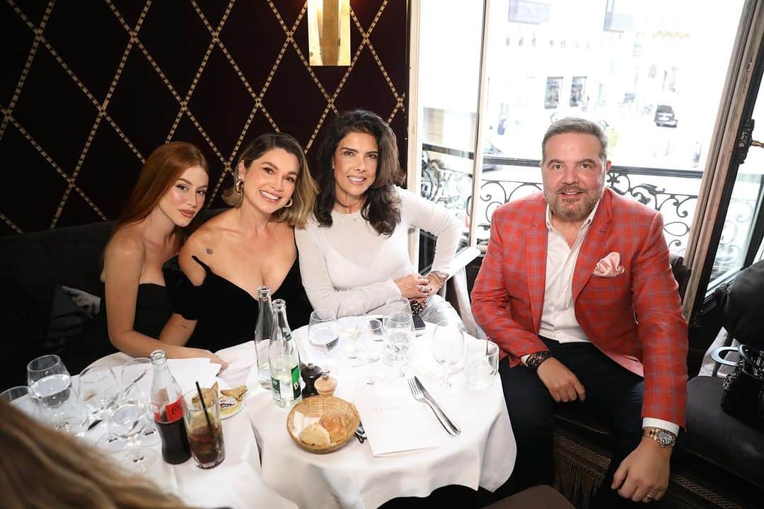 マリ・マリアさんのインスタグラム写真 - (マリ・マリアInstagram)「Almoço @cidadejardimshopping com o squad mais especial que existe. Obrigada pelo convite e pela receptividade. Special tks @cidadejardimshopping @brunoastuto @patsyscarpa @sammmysimon @mr.pedrorocha」9月29日 22時25分 - marimaria
