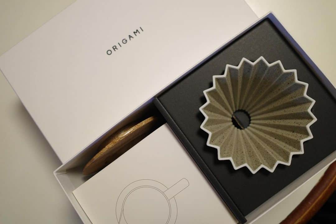石井輝明のインスタグラム：「先日のORIGAMI CUPの時のお土産。 めちゃくちゃかわいいこの色。  #origami #origamicup」