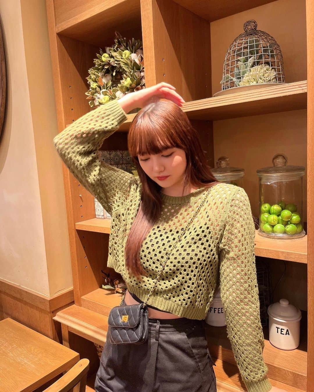 菅井純愛のインスタグラム：「・  🍏   #06  #06년생  #06line  #jk  #jk2  #sjk  #高校生  #japanesegirl  #greenfashion  #highschoolgirls  #高身長  #高身長女子  #173cm  #174cm  #tallgirls  #ootd  #韓国ファッション  #koreanfashion  #ストリートファッション  #カーゴパンツ  #고등학생  #모델  #셀카  #오오티디  #장신구  #키  #秋コーデ  #fallfashion  #fallfashion  #穿搭日常  #模特」