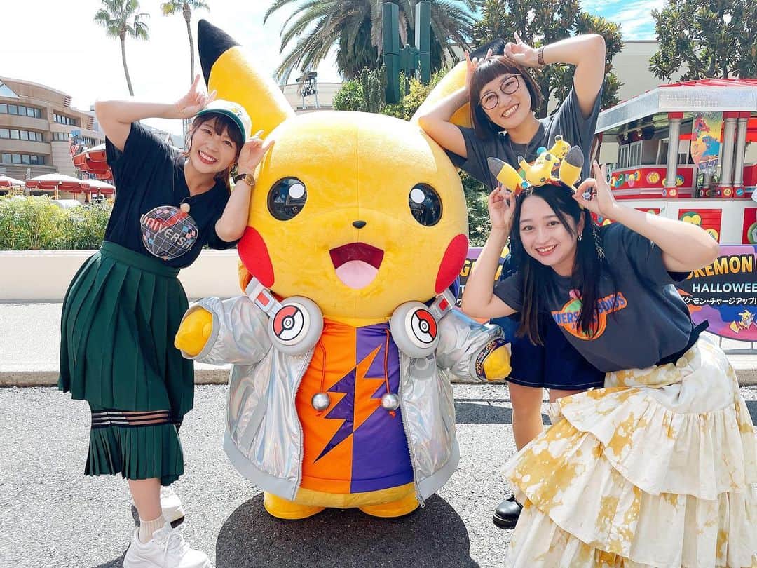 のインスタグラム：「🎃👻🧟‍♀️  ドデスカ！どようびデス。で USJに行きました！  ハロウィンUSJ楽しすぎ！ キャストさん＆スタッフのみなさんも最高すぎ！ 空き時間みんなで遊んで写真撮ったら、社員旅行みたいでした📸  明日のドデスカ！どようびデス。の、レコメンドデスカ！見てねー！ #メーテレ #なっちゃんは声を枯らすくらい叫んでました👻」