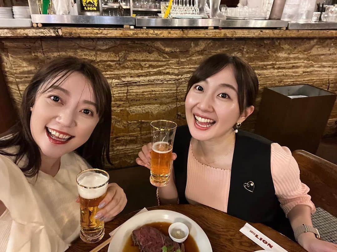 佐竹明咲美のインスタグラム：「. さいこーう🍻  仕事終わり、 友達としゃべくりながら飲むビールは 格別でした👍  #ビール　#しごおわビール #銀座ライオン #同期」