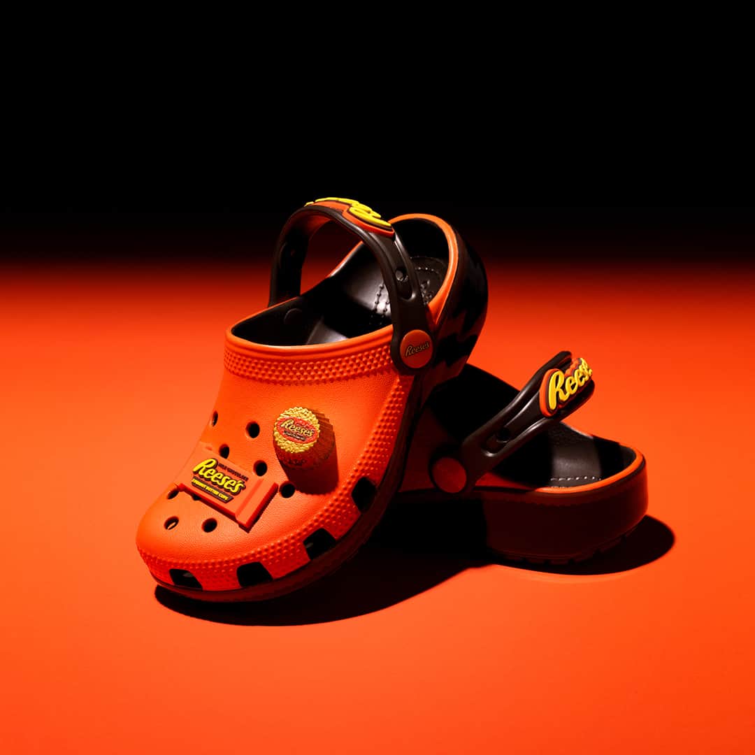 Foot Lockerさんのインスタグラム写真 - (Foot LockerInstagram)「No tricks. All treat. 🍫The Hershey collection by Crocs  is now available in stores and online at Foot Locker.」9月29日 23時00分 - footlocker
