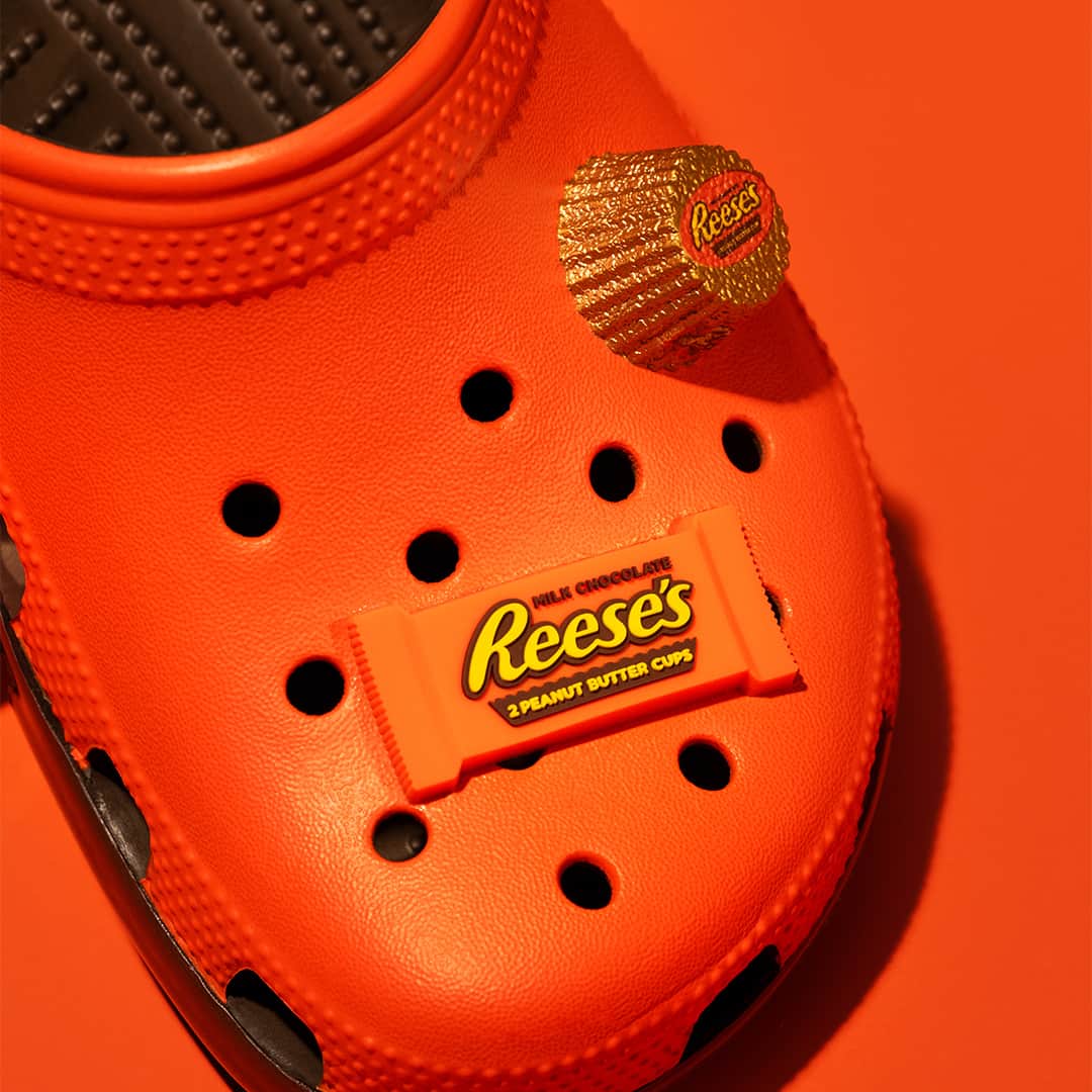 Foot Lockerさんのインスタグラム写真 - (Foot LockerInstagram)「No tricks. All treat. 🍫The Hershey collection by Crocs  is now available in stores and online at Foot Locker.」9月29日 23時00分 - footlocker