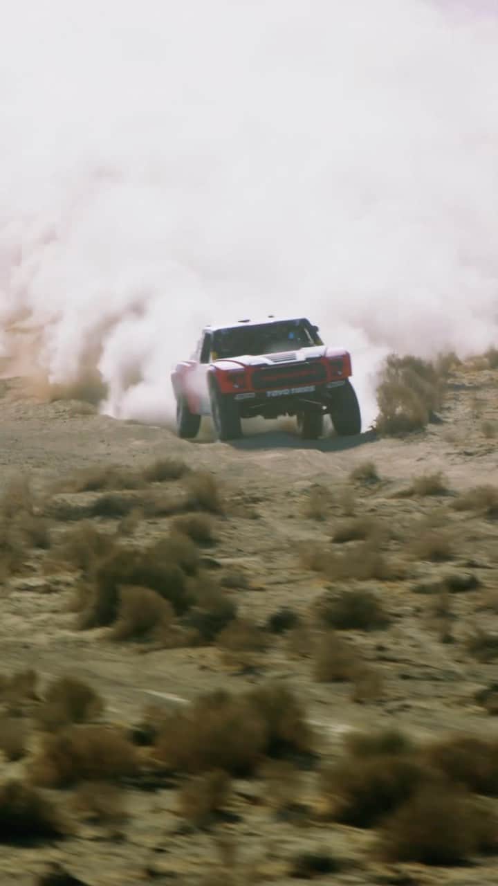 レッドブルのインスタグラム：「bumps? never heard of them 😏  🛻: @brycemenzies7   #redbull #givesyouwiiings #trophytruck #racing #desert #offroad #motorsports」