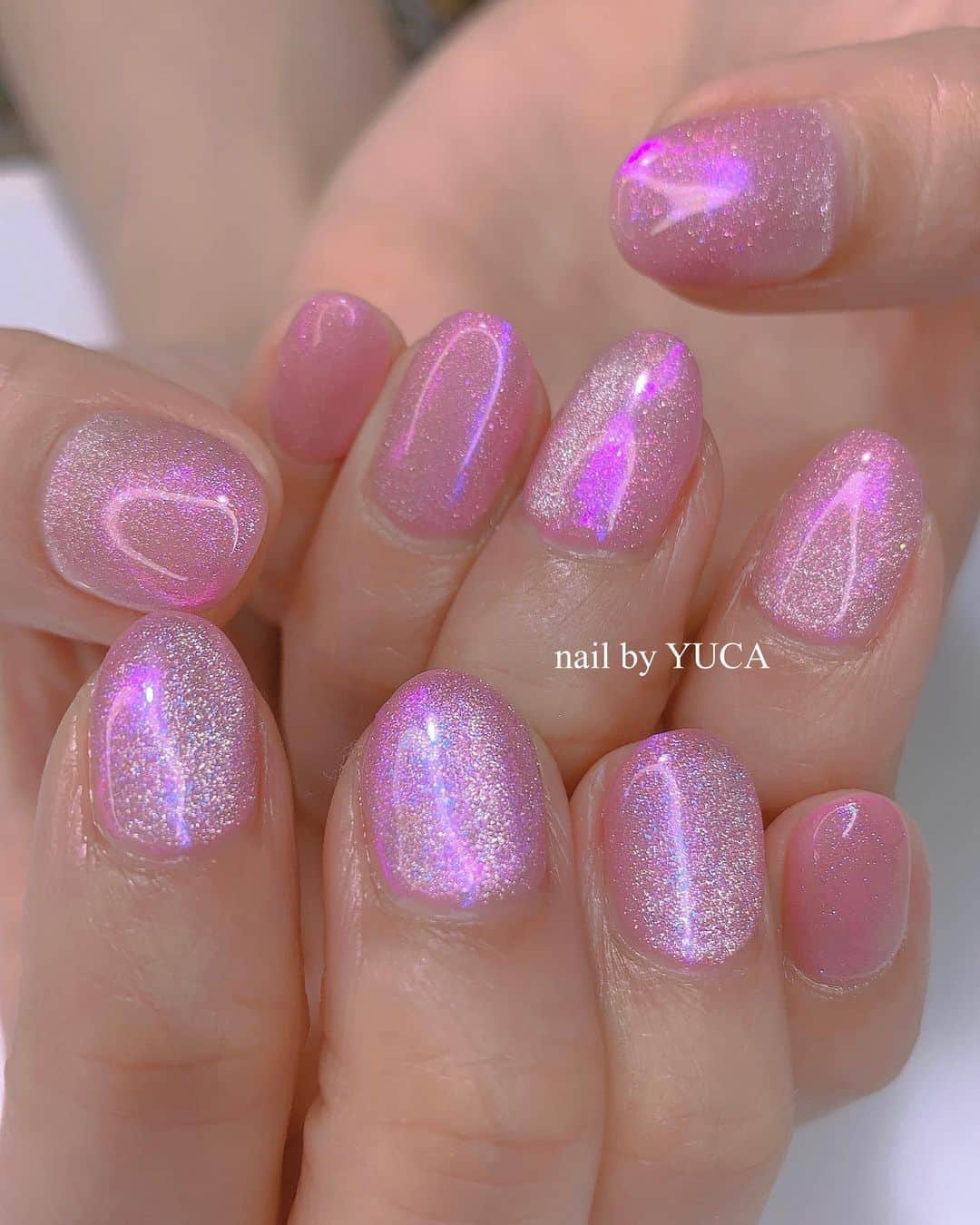 YUCAのインスタグラム：「magnet🩷  ⁡ ⁡ #magnetnails #マグネットネイル  #nail #ネイル #젤네일 #네일  #tettynail #유카네일 #美甲 #yucanail #クリアネイル #美甲」