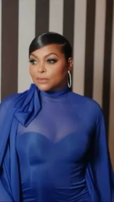 タラジ・P・ヘンソンのインスタグラム：「Taraji x @laquan_smith at @lancomeofficial #parisfashionweek  hair @tymwallacehair  makeup @officialsheiks  styled by @waymanandmicah  Nails by @customtnails1 #AtimeWasHAD 💜💜💜🙏🏾🙏🏾🙏🏾💋💋💋」